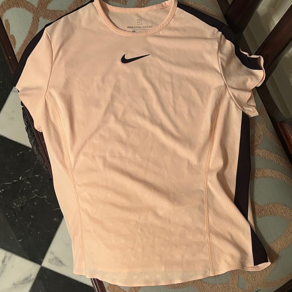 Nike Peach & Black tshirt size small